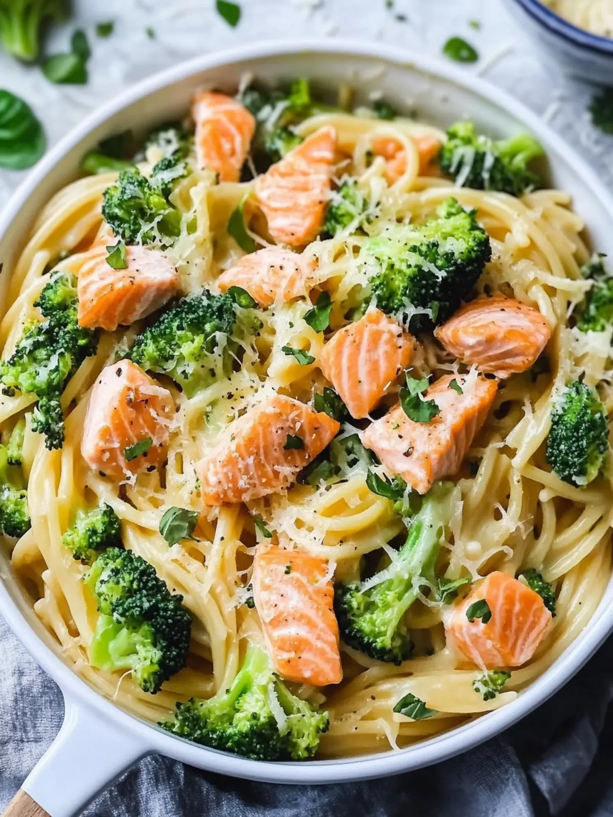 Salmon Broccoli Pasta: Creamy Comfort for Busy Weeknights 3 Salmon Broccoli Pasta