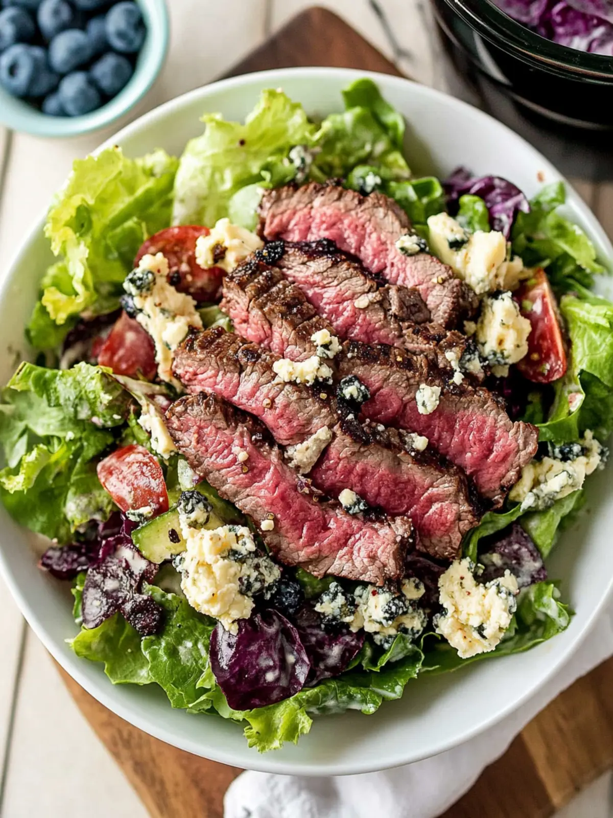 Steak & Bleu Cheese Salad with Blueberry Balsamic Bliss 4 Steak & Bleu Cheese Salad