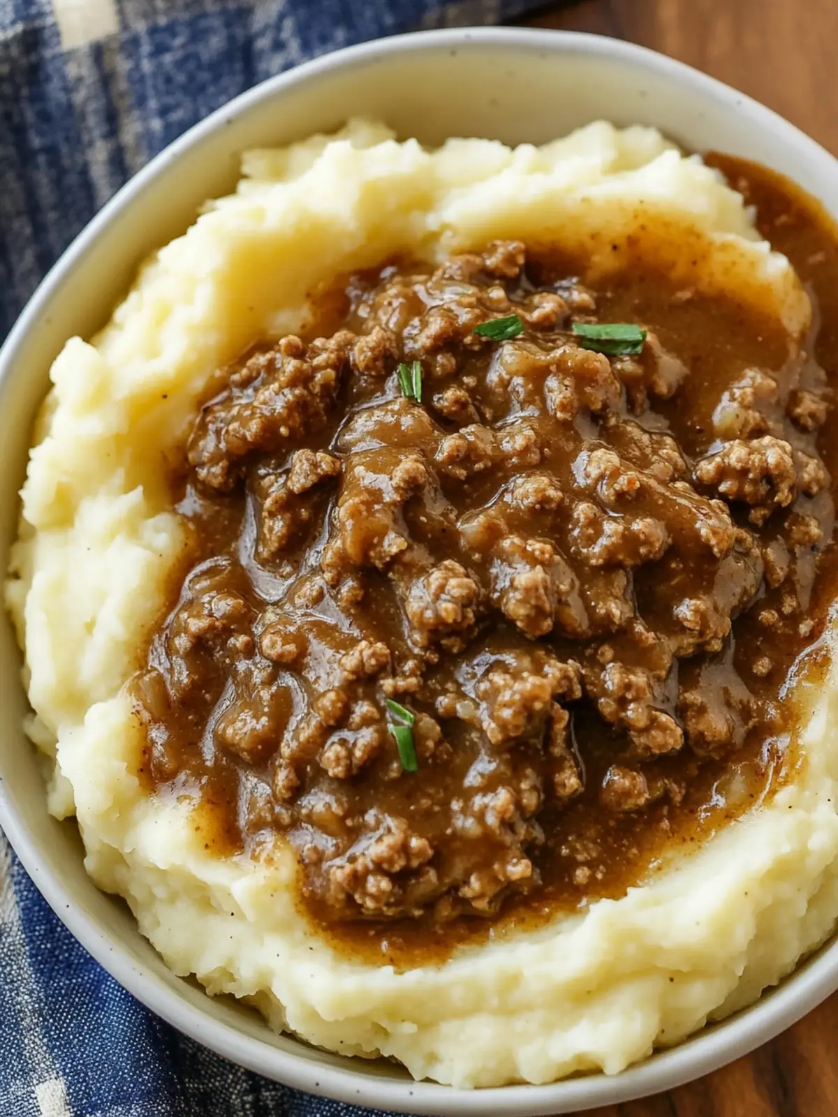 Ground Beef and Gravy Over Mashed Potatoes: Comfort on a Plate 4 Ground Beef and Gravy Over Mashed Potatoes